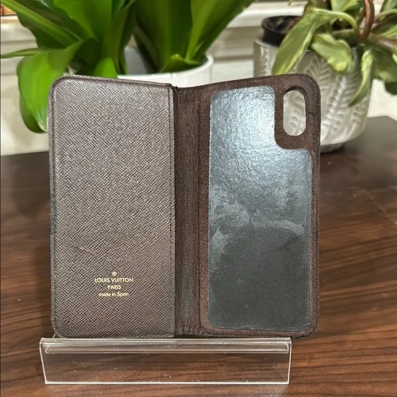 Louis Vuitton Brown Monogram Phone Case - Picture 5 of 9
